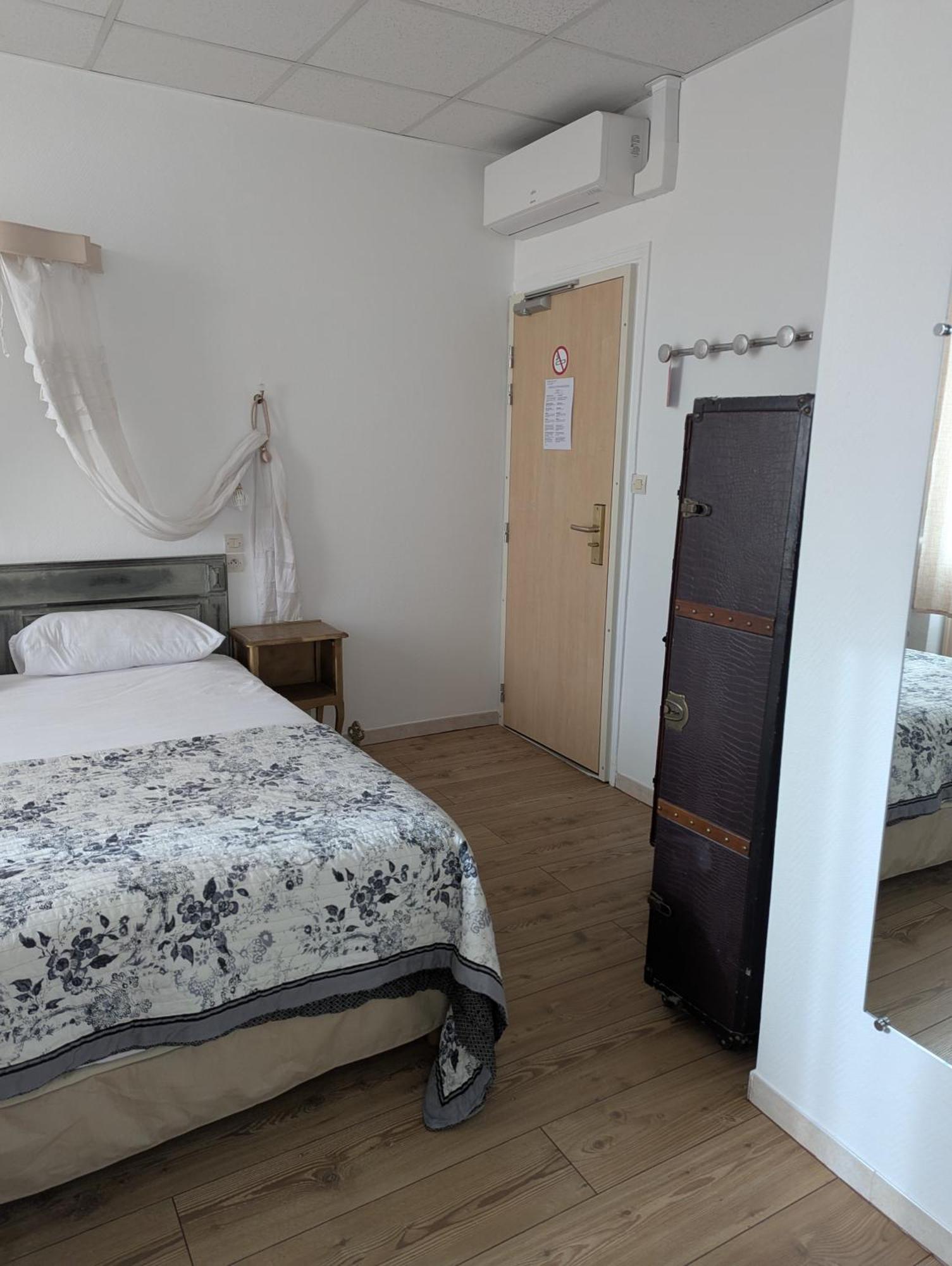Hotel Du Parc Монтелімар Номер фото