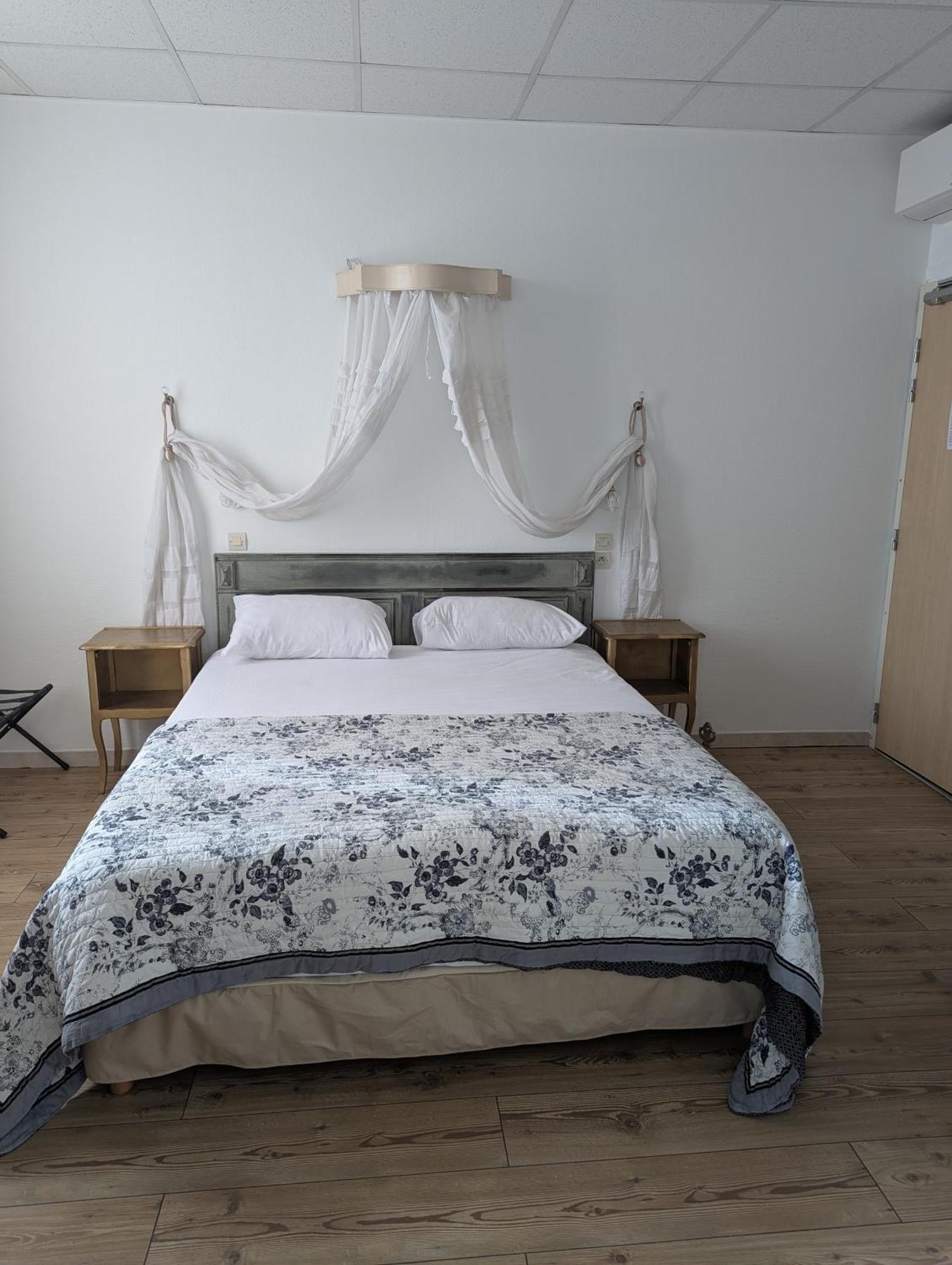 Hotel Du Parc Монтелімар Номер фото